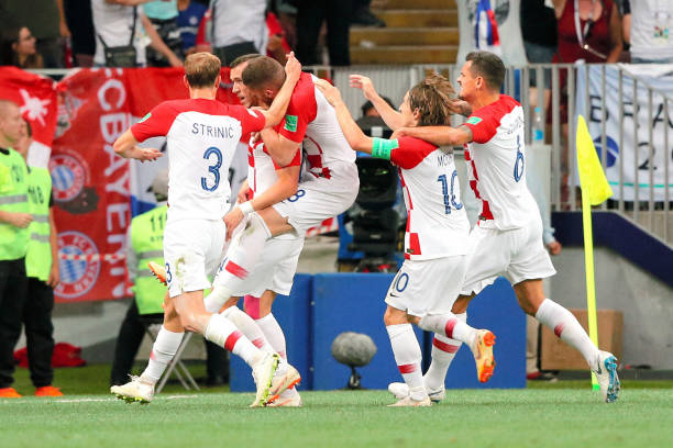 他们通过一 他们通过一